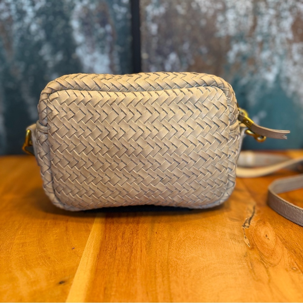 Madewell Transport Camera Bag: Woven Leather Edition (EUC) - Picture 10 of 14